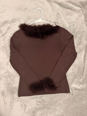 Joseph A. 
Brown Long Sleeve Top with Faux Fur Trim